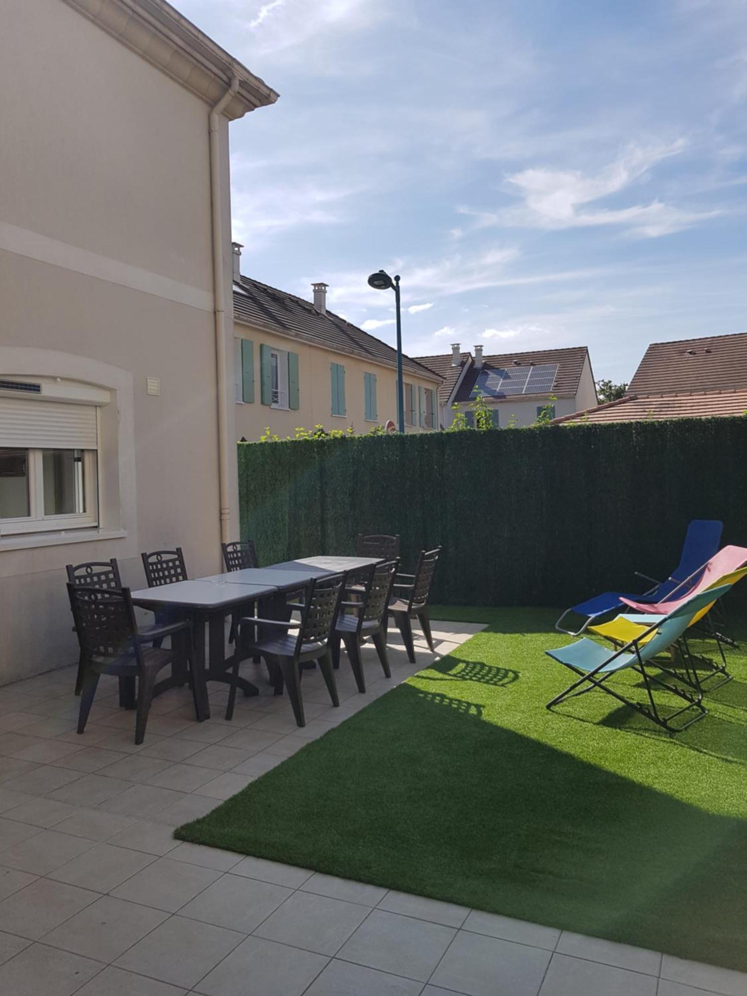 Gite La Vapillone Paris Marne-La-Vallee Serris Exterior foto