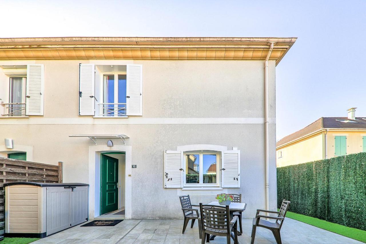 Gite La Vapillone Paris Marne-La-Vallee Serris Exterior foto
